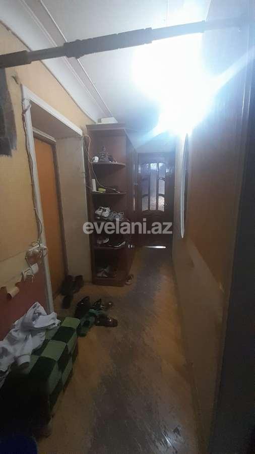 Satılır, köhnə tikili, 3 otaqlı, 70 m², Bakı, Nəsimi r, 4-cü mikrorayon q, Memar Əcəmi m.