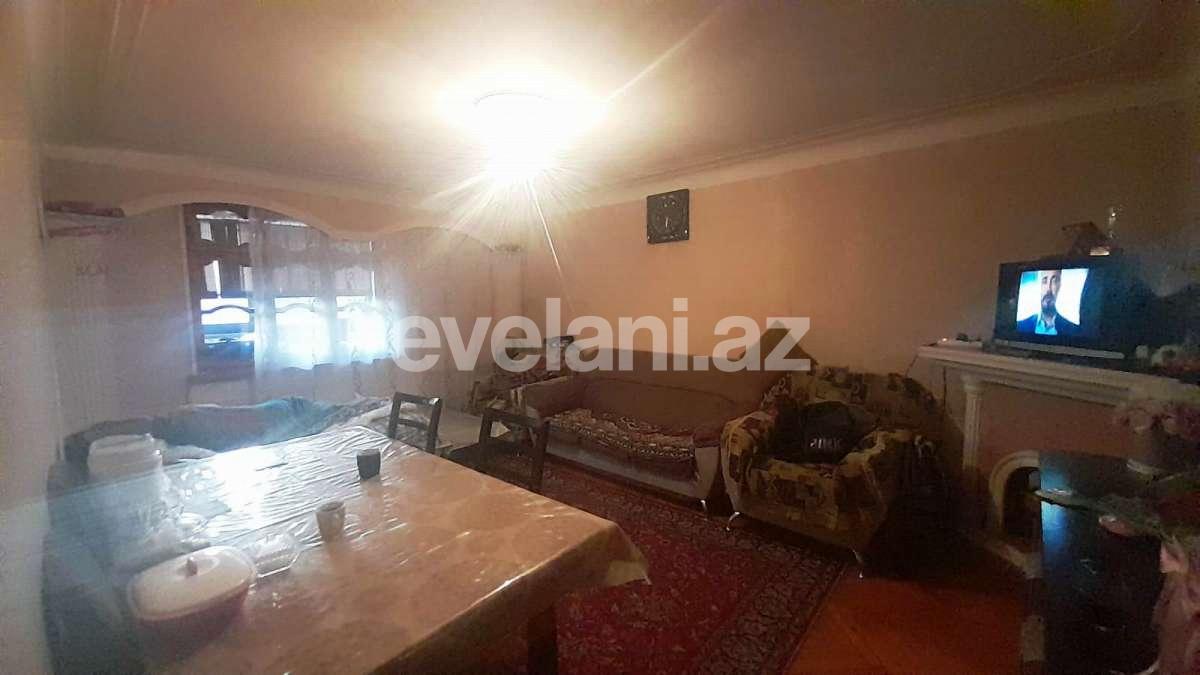 Satılır, köhnə tikili, 3 otaqlı, 70 m², Bakı, Nəsimi r, 4-cü mikrorayon q, Memar Əcəmi m.