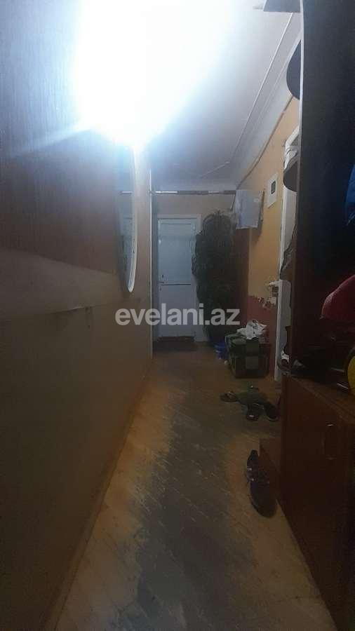 Satılır, köhnə tikili, 3 otaqlı, 70 m², Bakı, Nəsimi r, 4-cü mikrorayon q, Memar Əcəmi m.