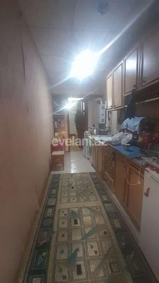 Satılır, köhnə tikili, 3 otaqlı, 70 m², Bakı, Nəsimi r, 4-cü mikrorayon q, Memar Əcəmi m.