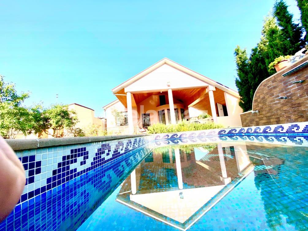 Kirayə verilir, villa, 4 otaqlı, 130 m², Bakı, Xəzər r, Şüvəlan q.