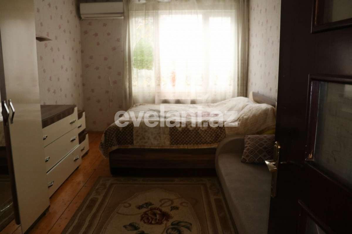 Satılır, köhnə tikili, 2 otaqlı, 33 m², Bakı, Binəqədi r, 7-ci mikrorayon q, Azadlıq prospekti m.