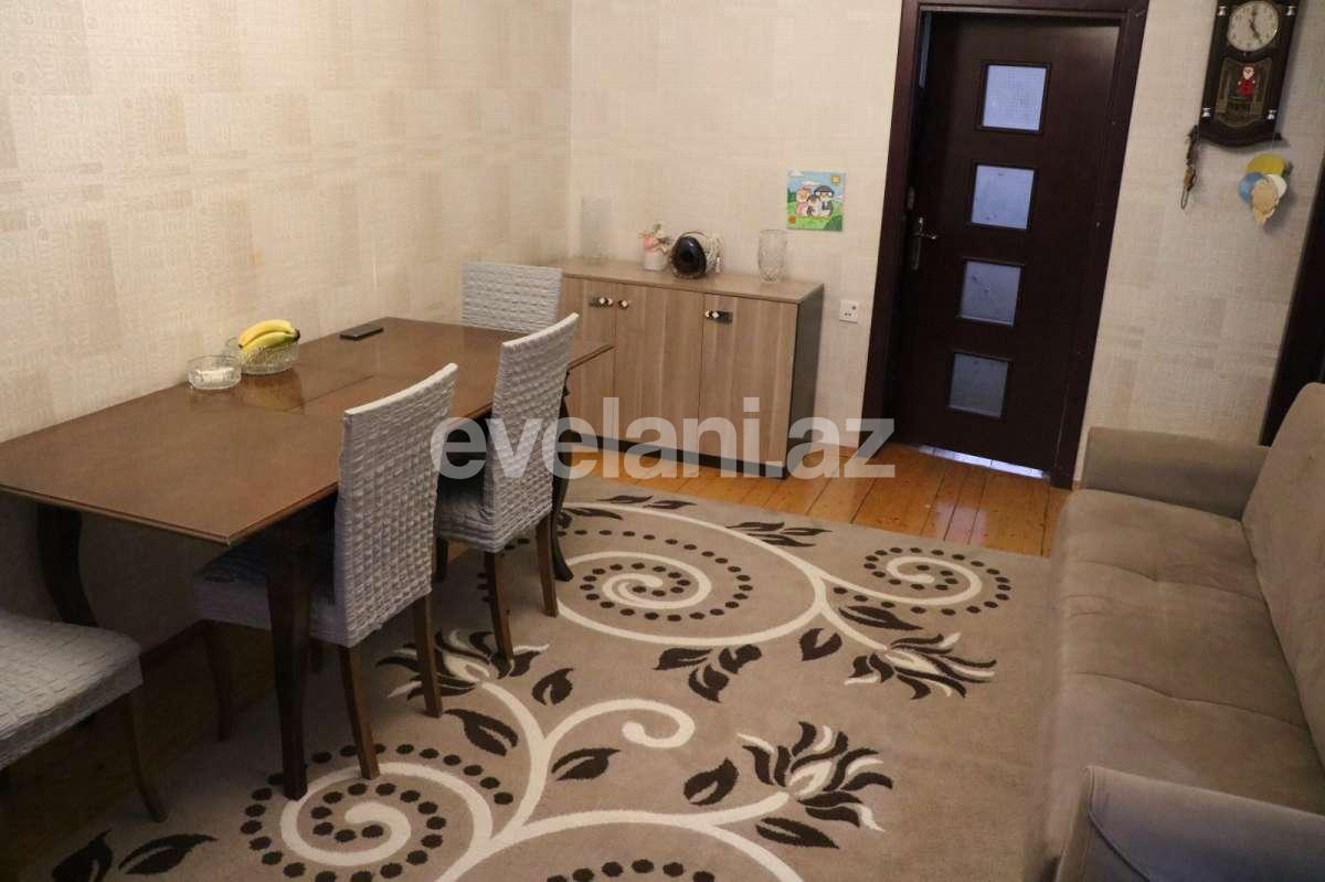 Satılır, köhnə tikili, 2 otaqlı, 33 m², Bakı, Binəqədi r, 7-ci mikrorayon q, Azadlıq prospekti m.