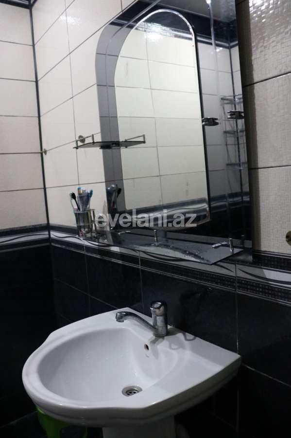 Satılır, köhnə tikili, 2 otaqlı, 33 m², Bakı, Binəqədi r, 7-ci mikrorayon q, Azadlıq prospekti m.