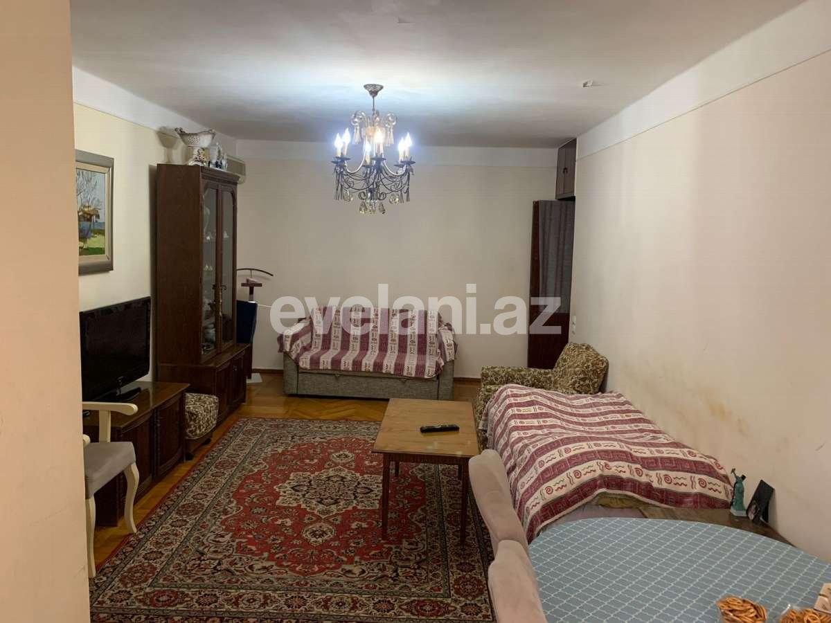 Satılır, köhnə tikili, 3 otaqlı, 80 m², Bakı, Nəsimi r, 4-cü mikrorayon q, Memar Əcəmi m.