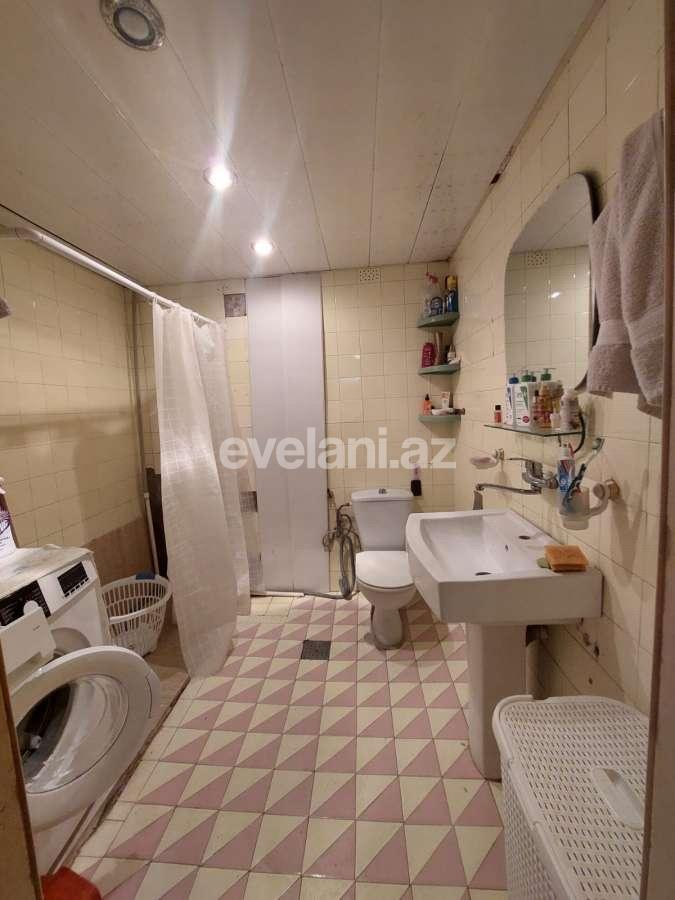 Satılır, köhnə tikili, 3 otaqlı, 80 m², Bakı, Nəsimi r, 4-cü mikrorayon q, Memar Əcəmi m.