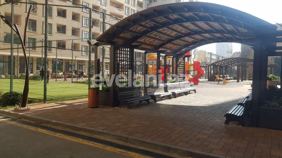 Kirayə verilir, yeni tikili, 2 otaqlı, 60 m², Bakı, Yasamal r, İnşaatçılar m.