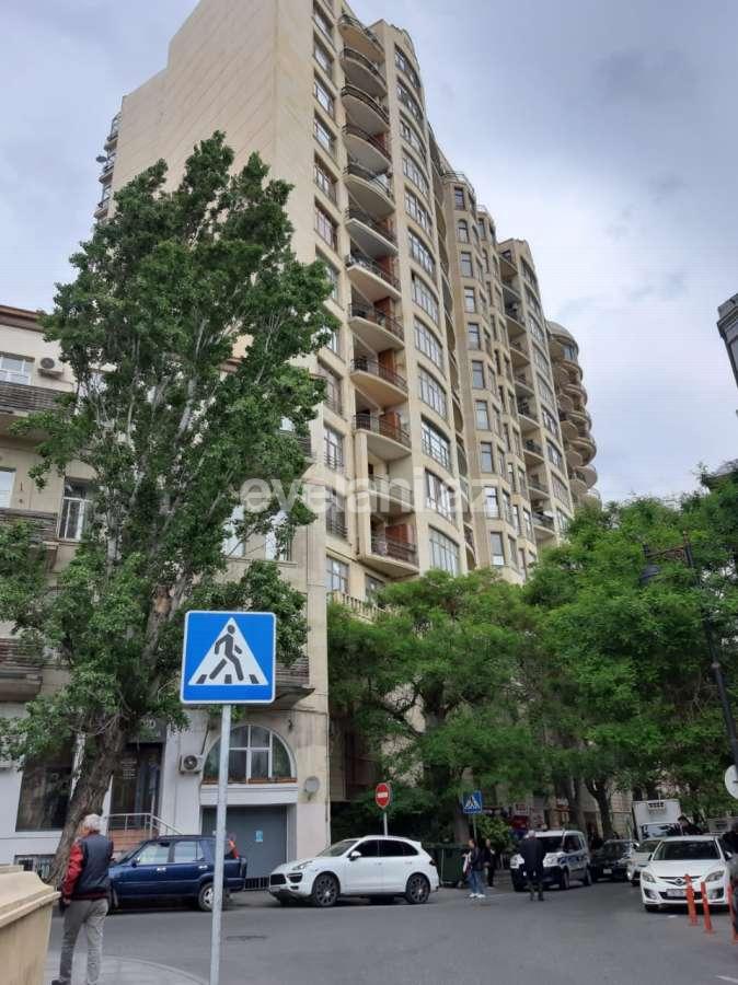 Sale, old building, 3 room, 86 m², Baku, Sabail r, Icheri Sheher m.