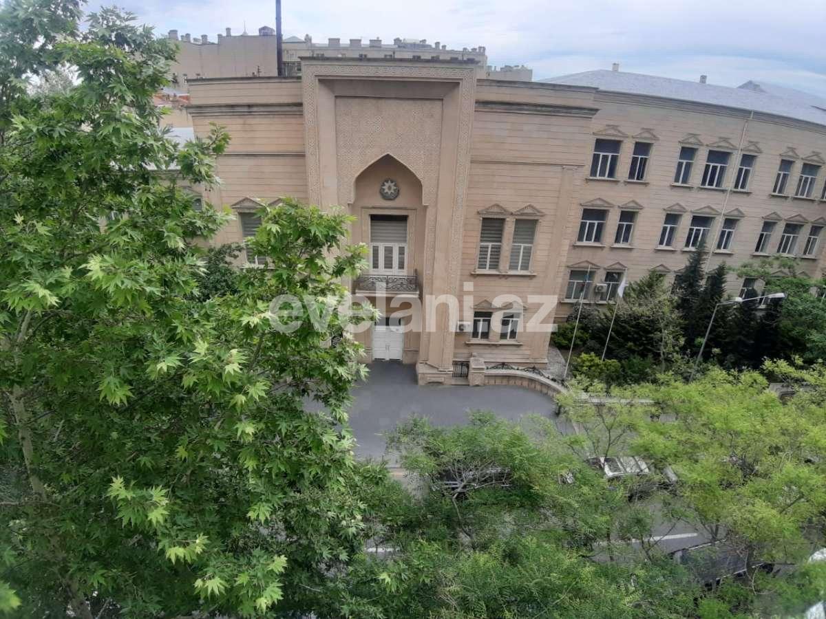 Sale, old building, 3 room, 86 m², Baku, Sabail r, Icheri Sheher m.