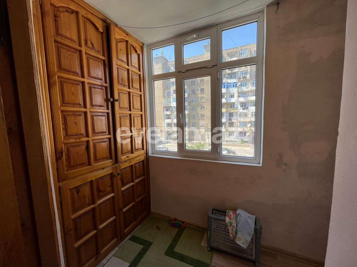 Satılır, köhnə tikili, 3 otaqlı, 65 m², Bakı, Binəqədi r, M. Rəsulzadə q, Azadlıq prospekti m.