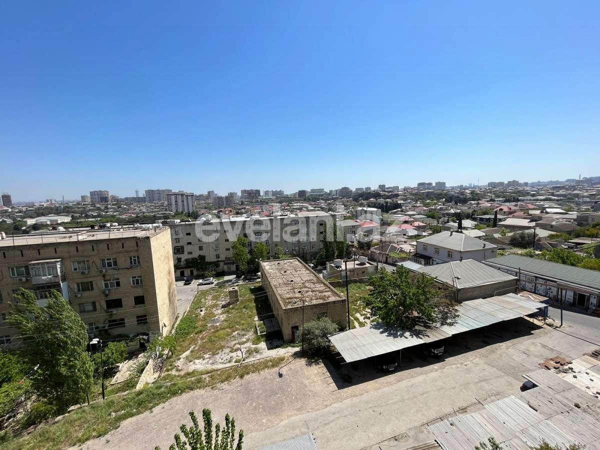 Satılır, köhnə tikili, 3 otaqlı, 65 m², Bakı, Binəqədi r, M. Rəsulzadə q, Azadlıq prospekti m.