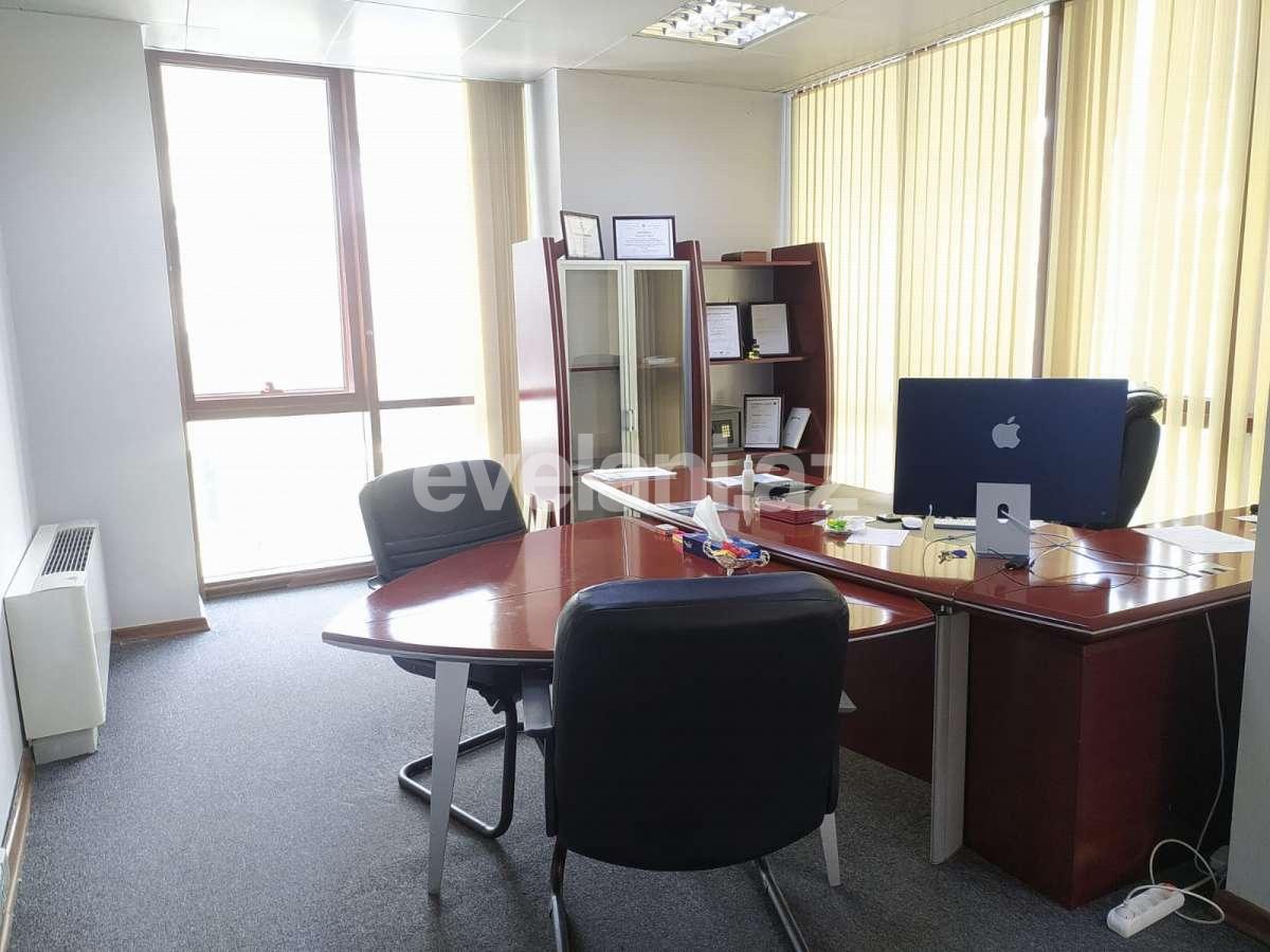 Kirayə verilir, ofis, 2 otaqlı, 145 m², Bakı, Səbail r.