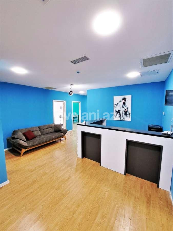 Сдаётся, офис, 5-комнаты, 200 m², Баку, Хатаинский r, Шах Исмаил Хатаи m.