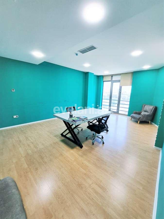 Сдаётся, офис, 5-комнаты, 200 m², Баку, Хатаинский r, Шах Исмаил Хатаи m.