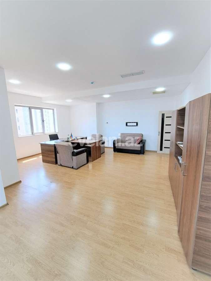 Сдаётся, офис, 5-комнаты, 200 m², Баку, Хатаинский r, Шах Исмаил Хатаи m.