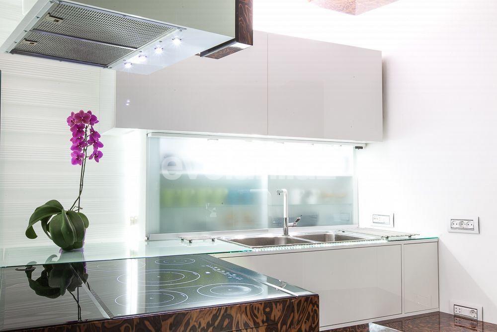 Kirayə verilir, yeni tikili, 2 otaqlı, 90 m², Bakı, Nəsimi r.