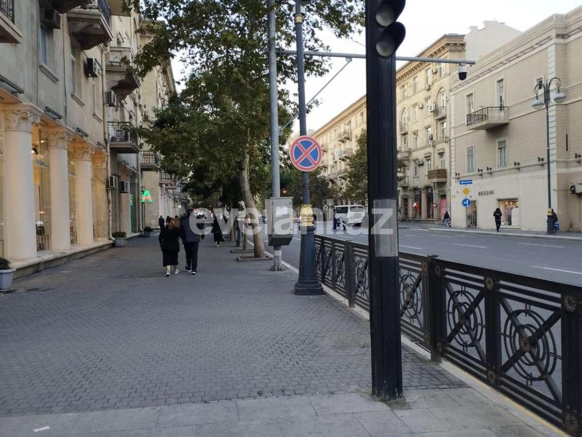 Rent, old building, 2 room, 60 m², Baku, Sabail r.