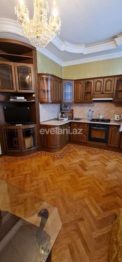 Rent, old building, 2 room, 60 m², Baku, Sabail r.