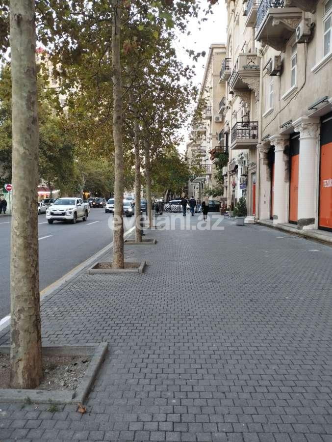 Rent, old building, 2 room, 60 m², Baku, Sabail r.