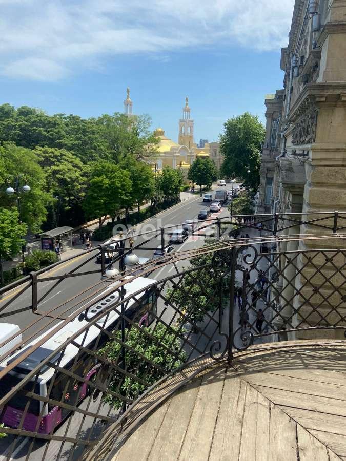 Rent, old building, 3 room, 122 m², Baku, Sabail r, Icheri Sheher m.