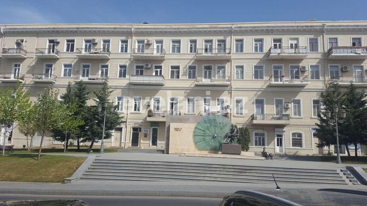 Rent, old building, 2 room, 50 m², Baku, Nasimi r.