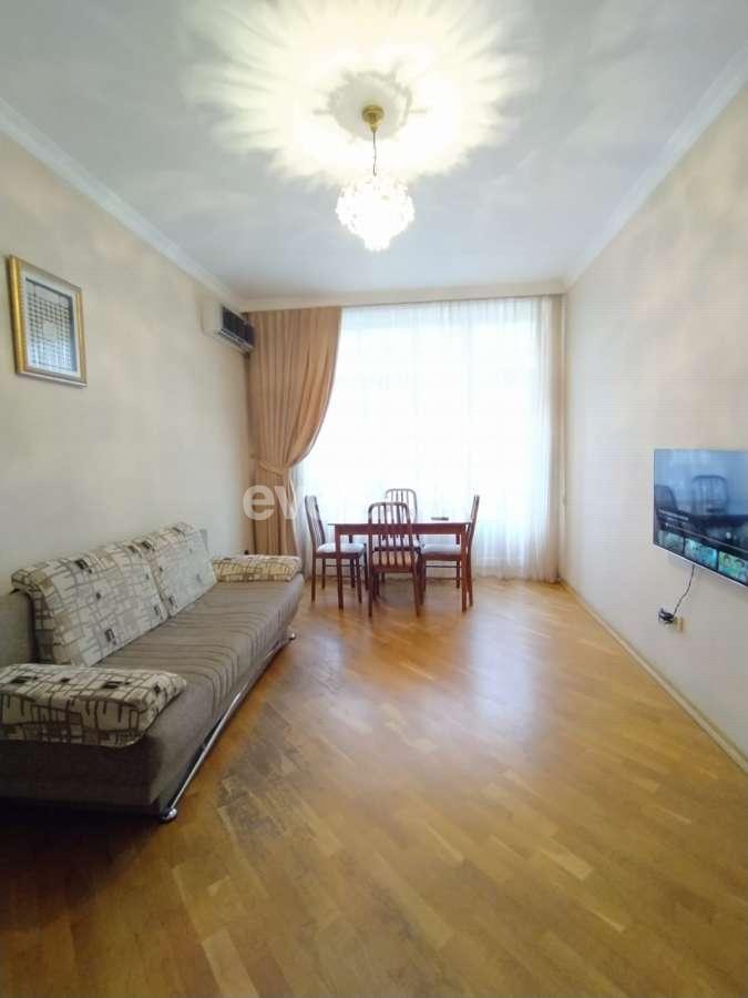 Satılır, köhnə tikili, 3 otaqlı, 60 m², Bakı, Nərimanov r, Nəriman Nərimanov m.