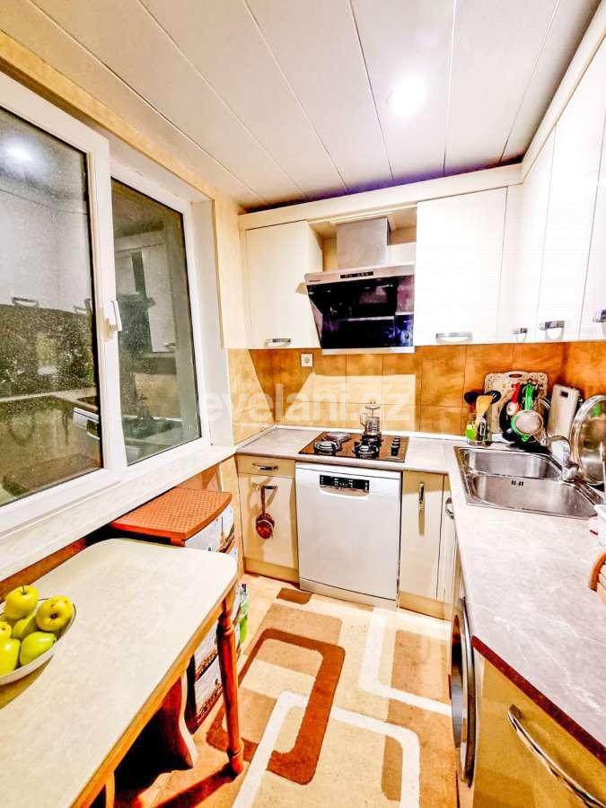 Satılır, köhnə tikili, 3 otaqlı, 72 m², Bakı, Nizami r, Qara Qarayev m.