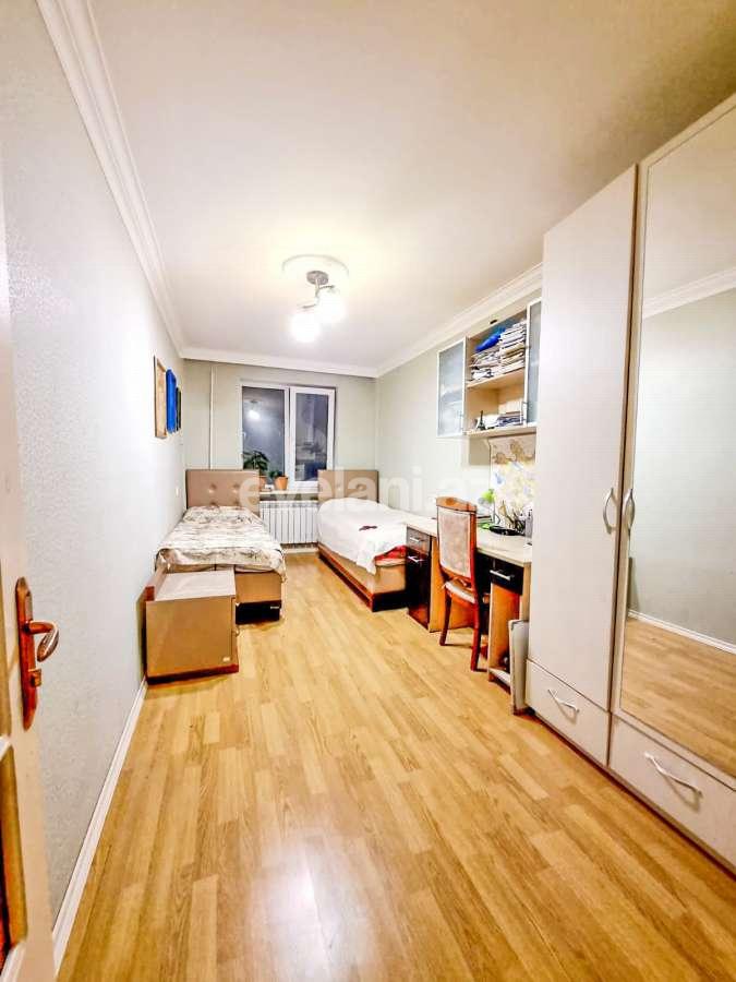 Satılır, köhnə tikili, 3 otaqlı, 72 m², Bakı, Nizami r, Qara Qarayev m.