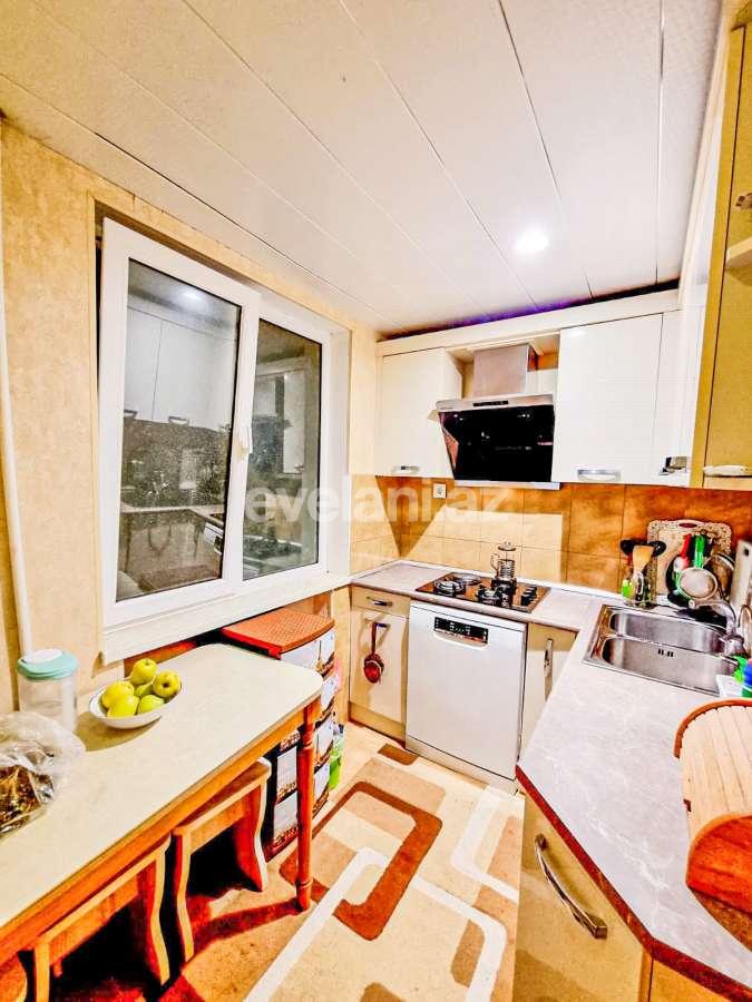 Satılır, köhnə tikili, 3 otaqlı, 72 m², Bakı, Nizami r, Qara Qarayev m.