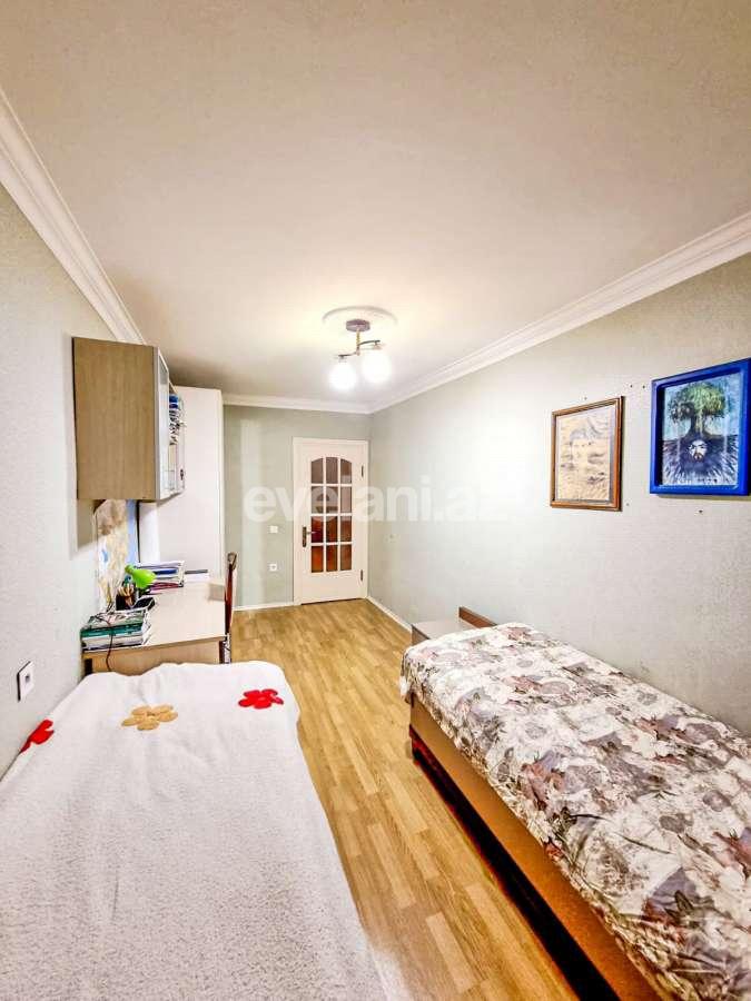 Satılır, köhnə tikili, 3 otaqlı, 72 m², Bakı, Nizami r, Qara Qarayev m.