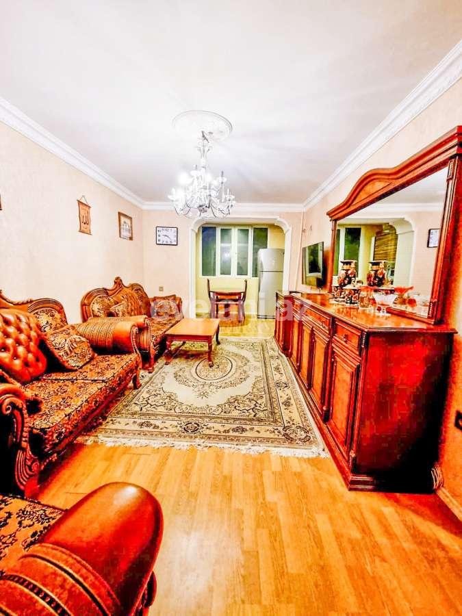 Satılır, köhnə tikili, 3 otaqlı, 72 m², Bakı, Nizami r, Qara Qarayev m.
