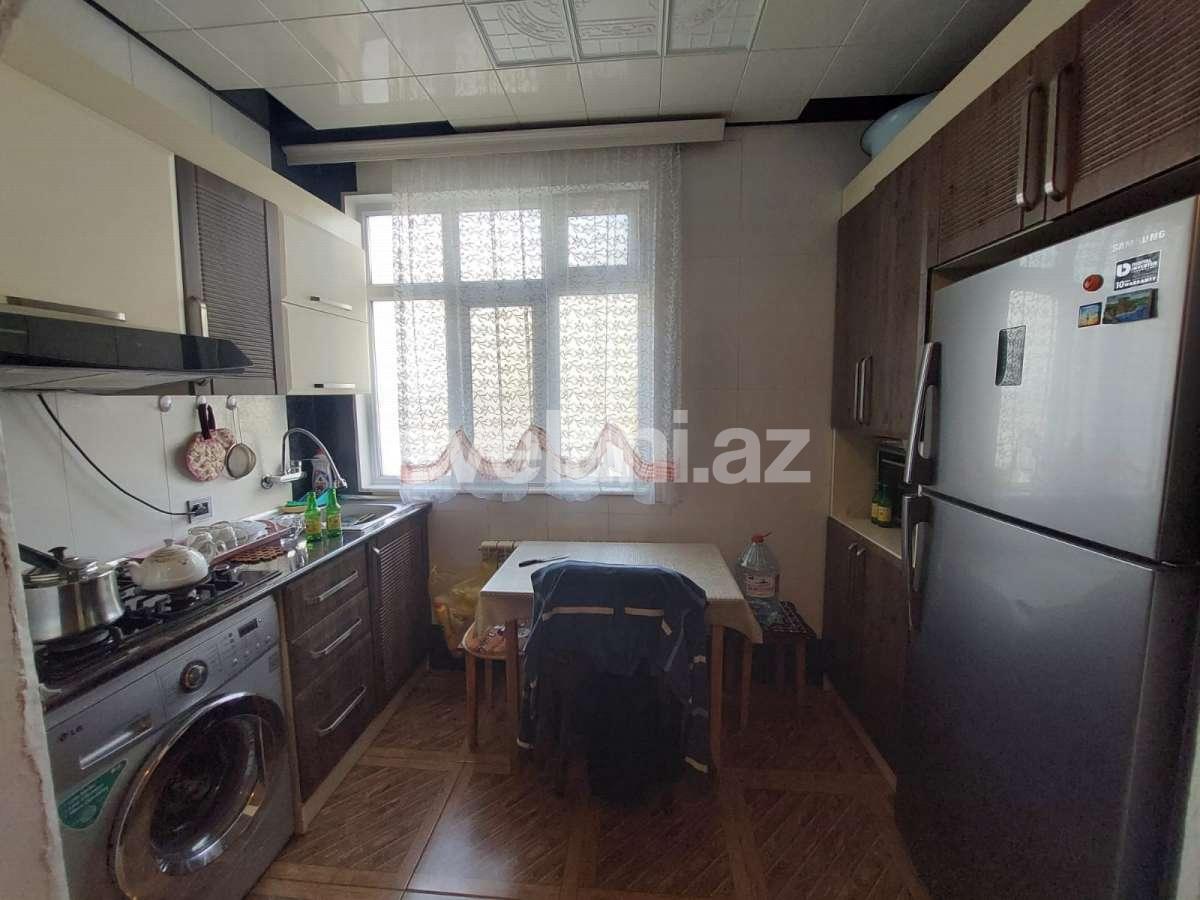 Satılır, köhnə tikili, 2 otaqlı, 40 m², Bakı, Nizami r, Xalqlar Dostluğu m.