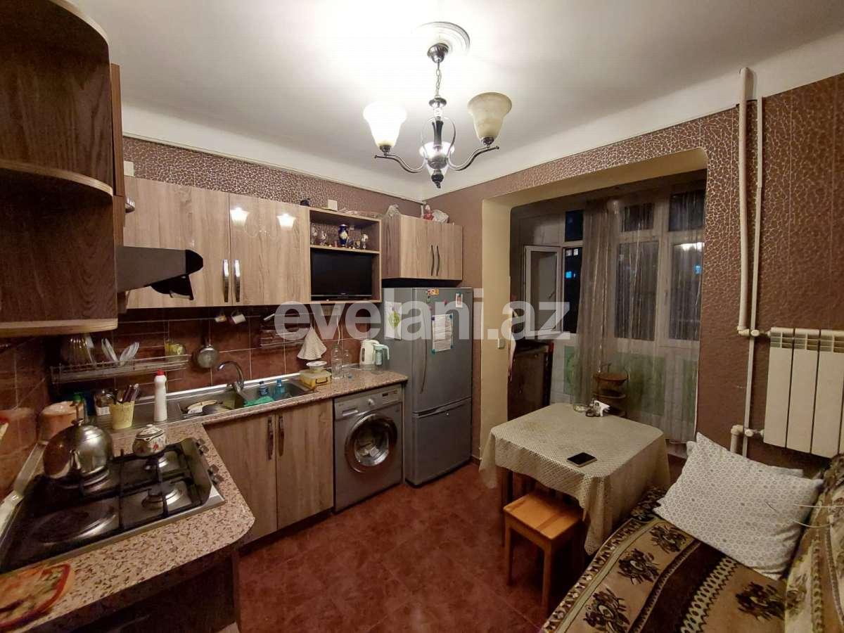 Satılır, köhnə tikili, 3 otaqlı, 85 m², Bakı, Nizami r, Xalqlar Dostluğu m.
