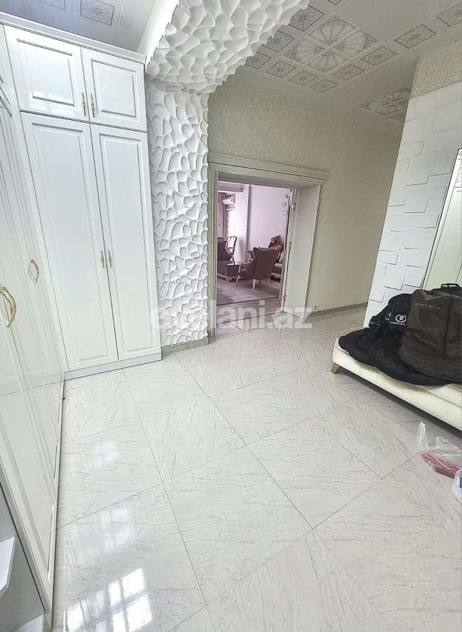 Kirayə verilir, yeni tikili, 3 otaqlı, 130 m²