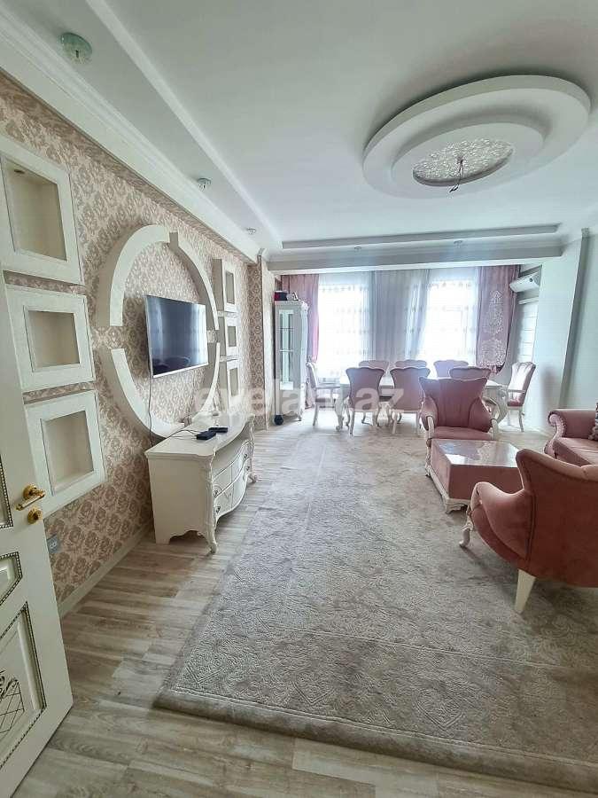 Kirayə verilir, yeni tikili, 3 otaqlı, 130 m²