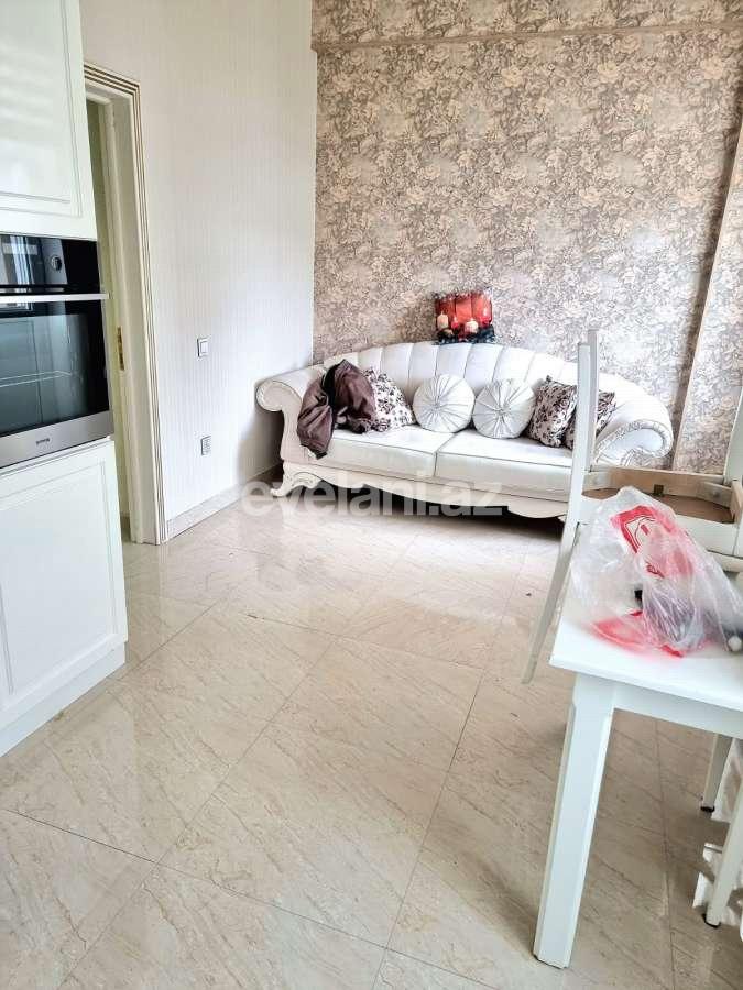 Kirayə verilir, yeni tikili, 3 otaqlı, 130 m²