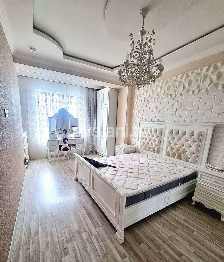 Kirayə verilir, yeni tikili, 3 otaqlı, 130 m²