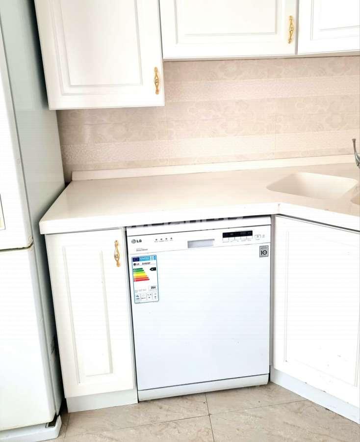 Kirayə verilir, yeni tikili, 3 otaqlı, 130 m²