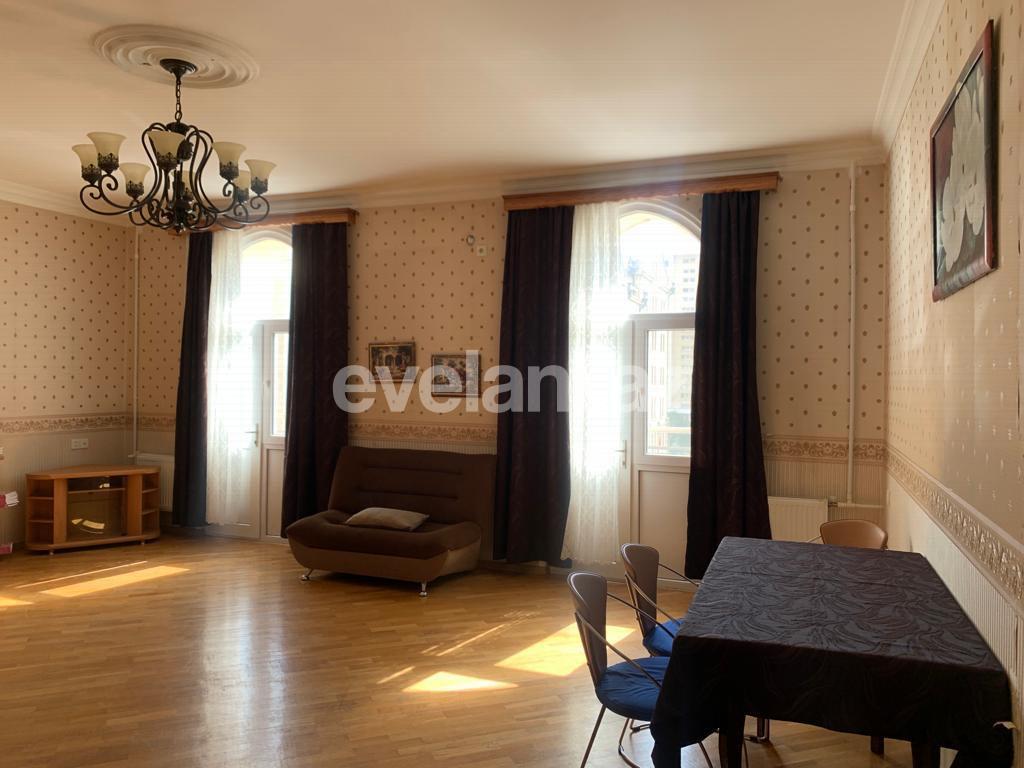 Kirayə verilir, köhnə tikili, 2 otaqlı, 80 m², Bakı, Nəsimi r, 28 may m.