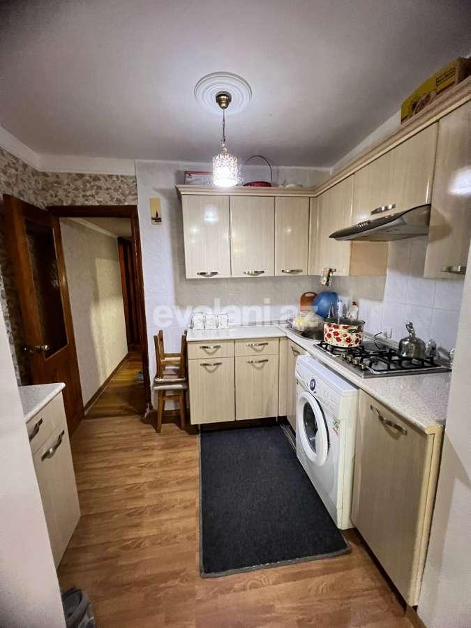 Satılır, köhnə tikili, 3 otaqlı, 80 m², Bakı, Nizami r, 8-ci kilometr q, Qara Qarayev m.