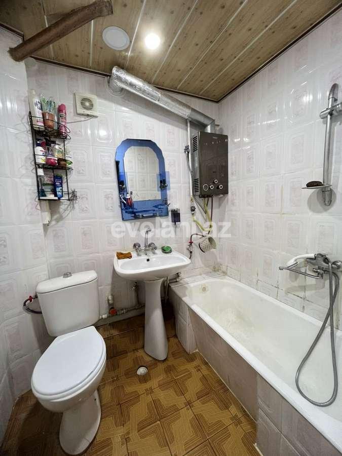 Satılır, köhnə tikili, 3 otaqlı, 80 m², Bakı, Nizami r, 8-ci kilometr q, Qara Qarayev m.