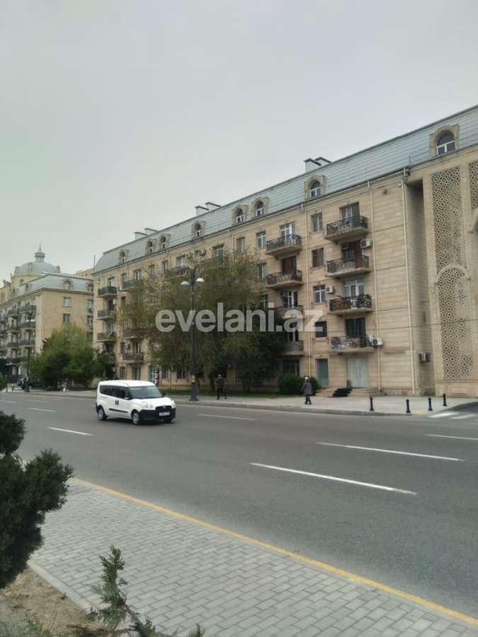 Rent, old building, 3 room, 60 m², Baku, Khatai r.