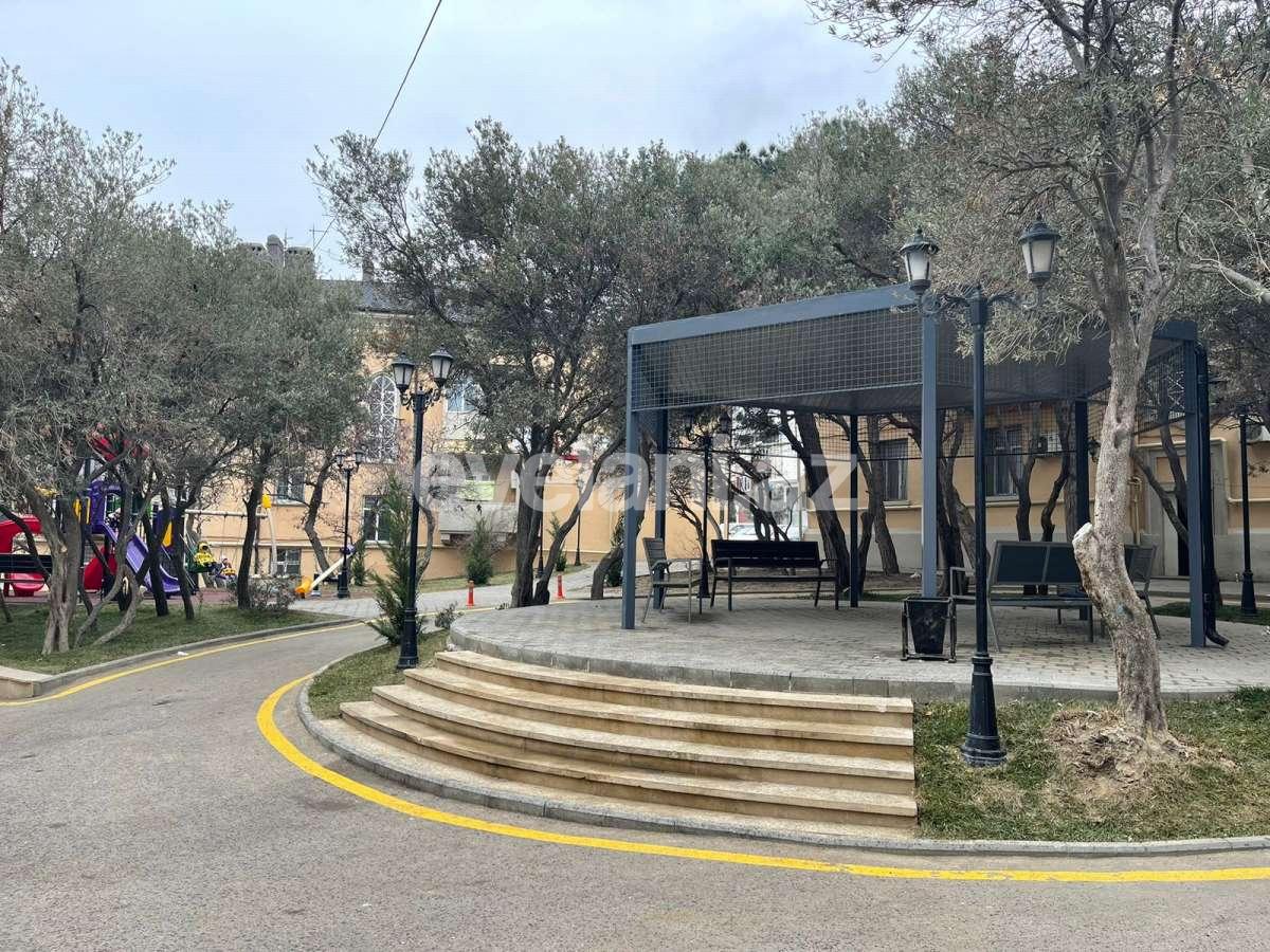 Satılır, köhnə tikili, 4 otaqlı, 117 m², Bakı, Səbail r, Bayıl q.