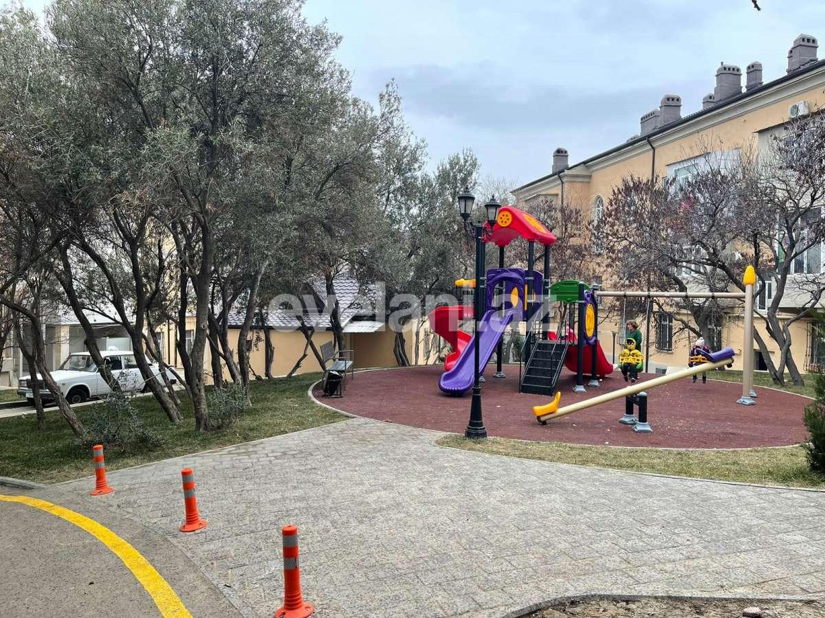 Satılır, köhnə tikili, 4 otaqlı, 117 m², Bakı, Səbail r, Bayıl q.