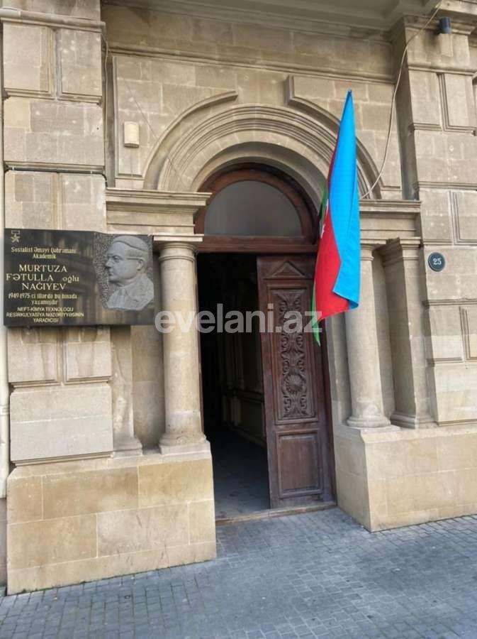 Kirayə verilir, köhnə tikili, 4 otaqlı, 130 m², Bakı, Səbail r, İçəri Şəhər m.