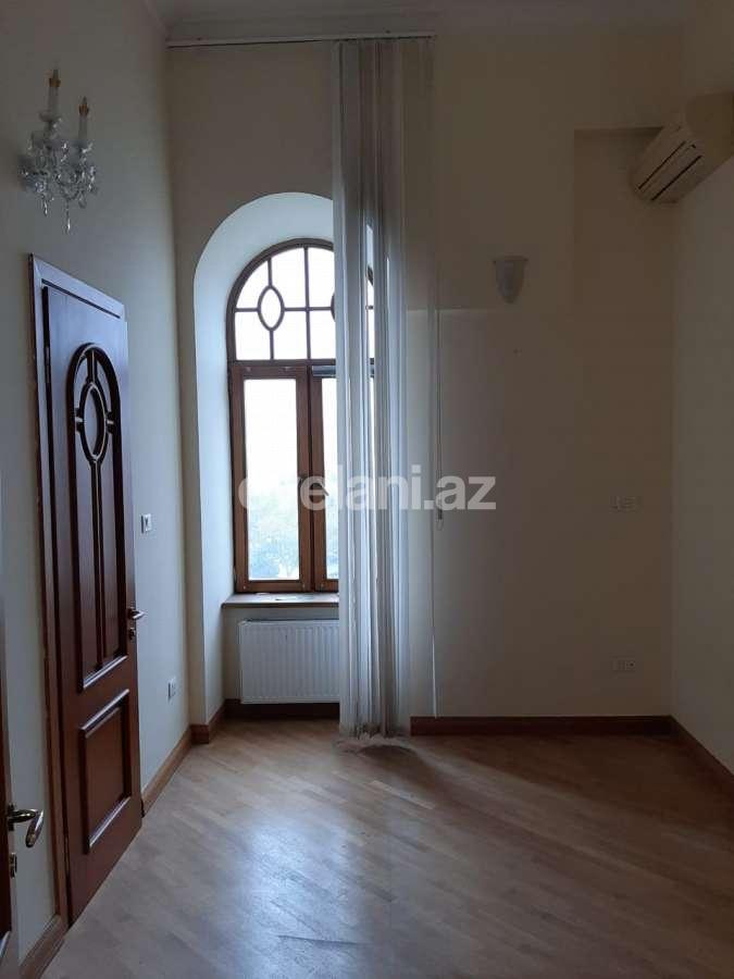Kirayə verilir, obyekt, 301 m², Bakı, Səbail r, İçəri Şəhər m.