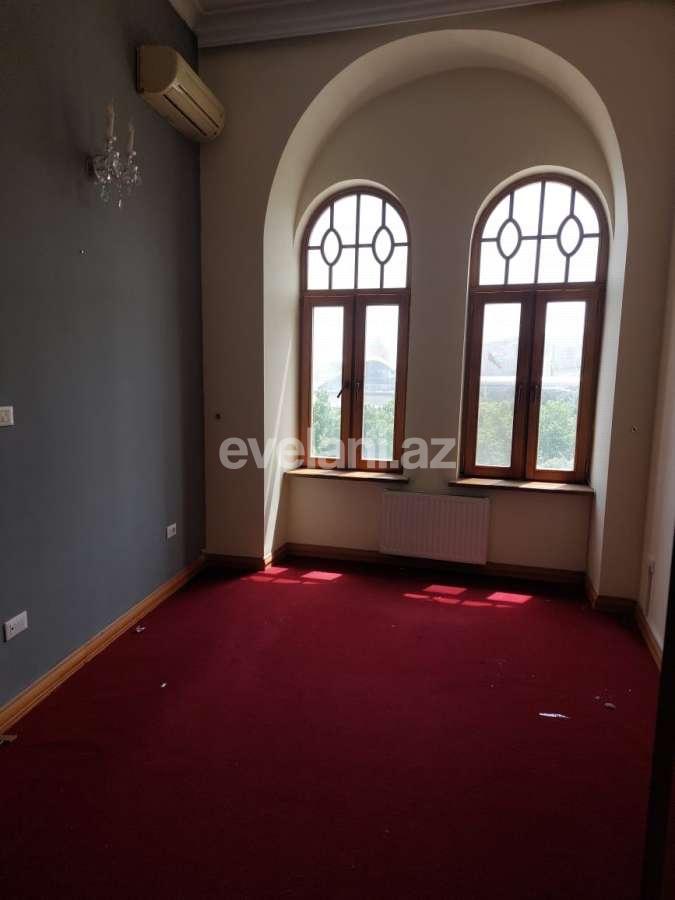 Kirayə verilir, obyekt, 301 m², Bakı, Səbail r, İçəri Şəhər m.