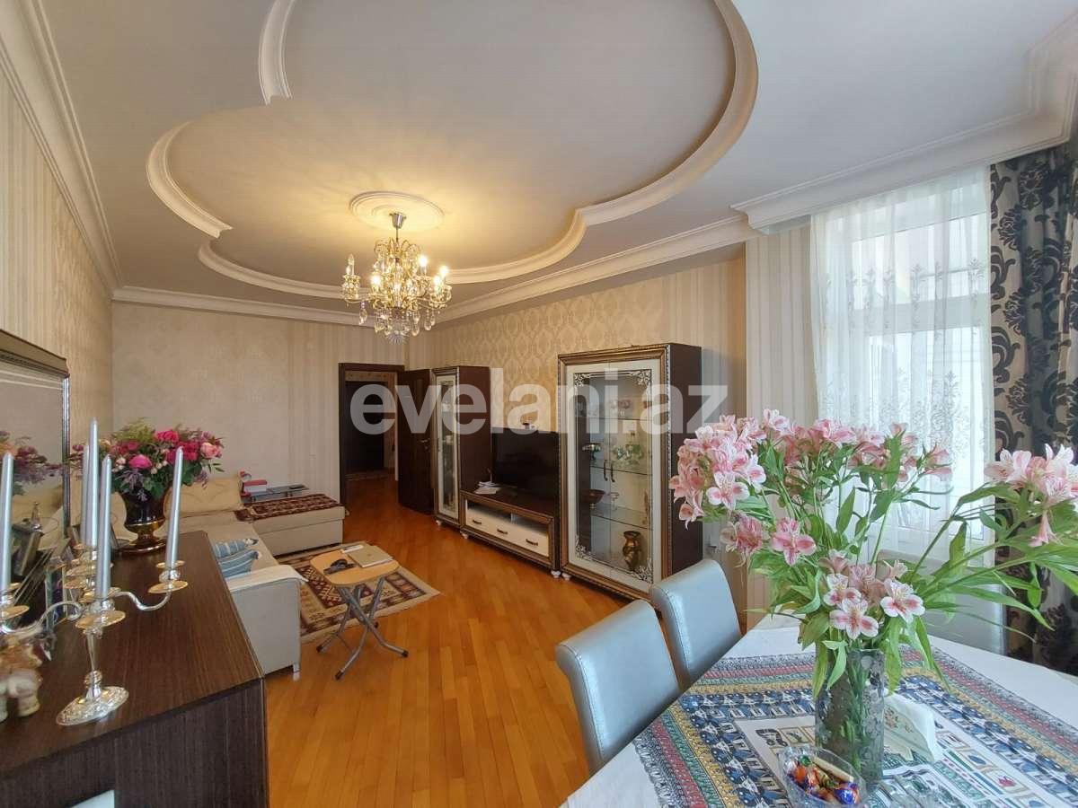 Satılır, yeni tikili, 2 otaqlı, 65 m², Bakı, Nəsimi r, 1-ci mikrorayon q, Memar Əcəmi m.