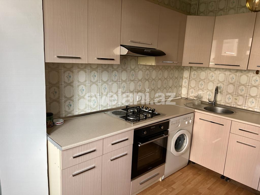 Kirayə verilir, köhnə tikili, 3 otaqlı, 85 m², Bakı, Binəqədi r, 8-ci mikrorayon q, Azadlıq prospekti m.