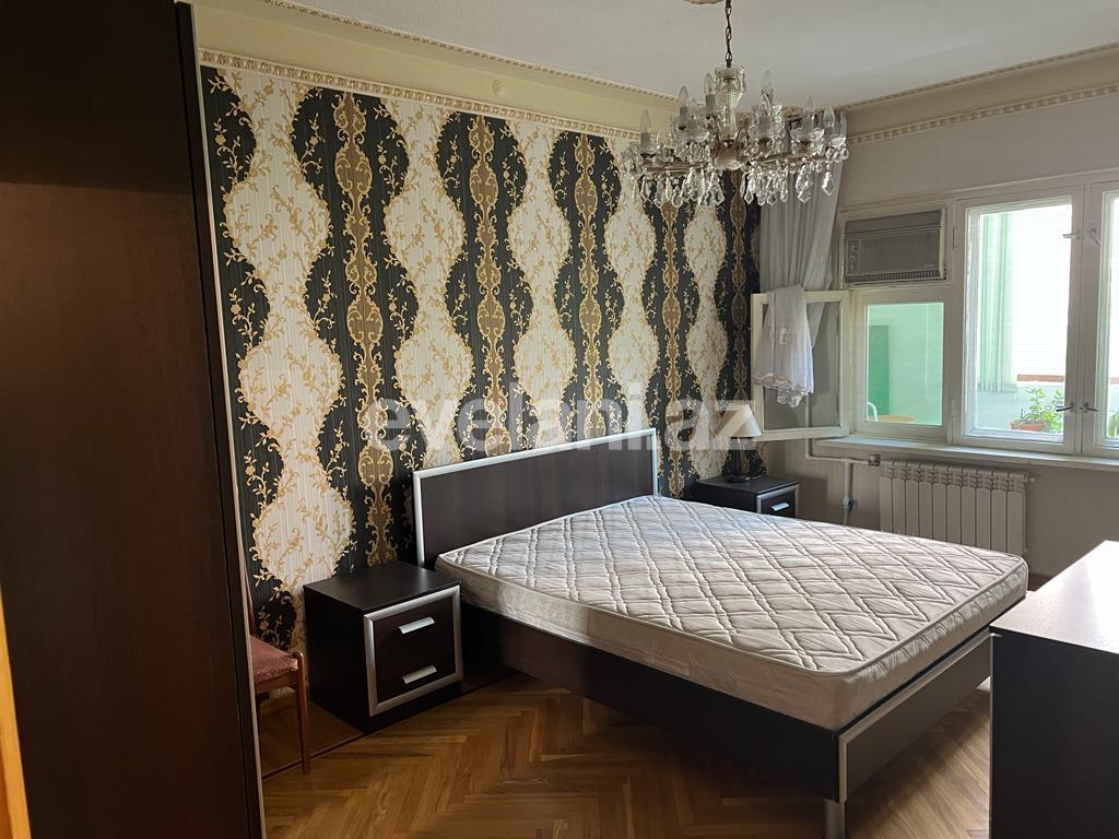 Kirayə verilir, köhnə tikili, 3 otaqlı, 85 m², Bakı, Binəqədi r, 8-ci mikrorayon q, Azadlıq prospekti m.